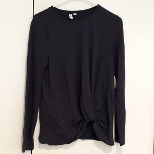 A tied up top to throw on and go!